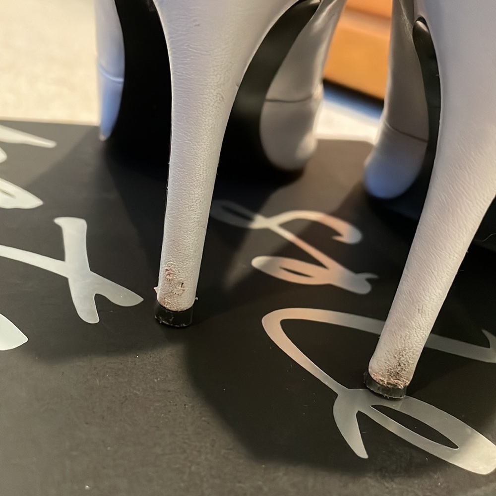 Gray Devlin Pump - image 4